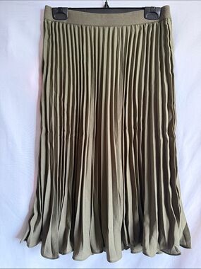 Pleated Maxi Skirt in Olive Green